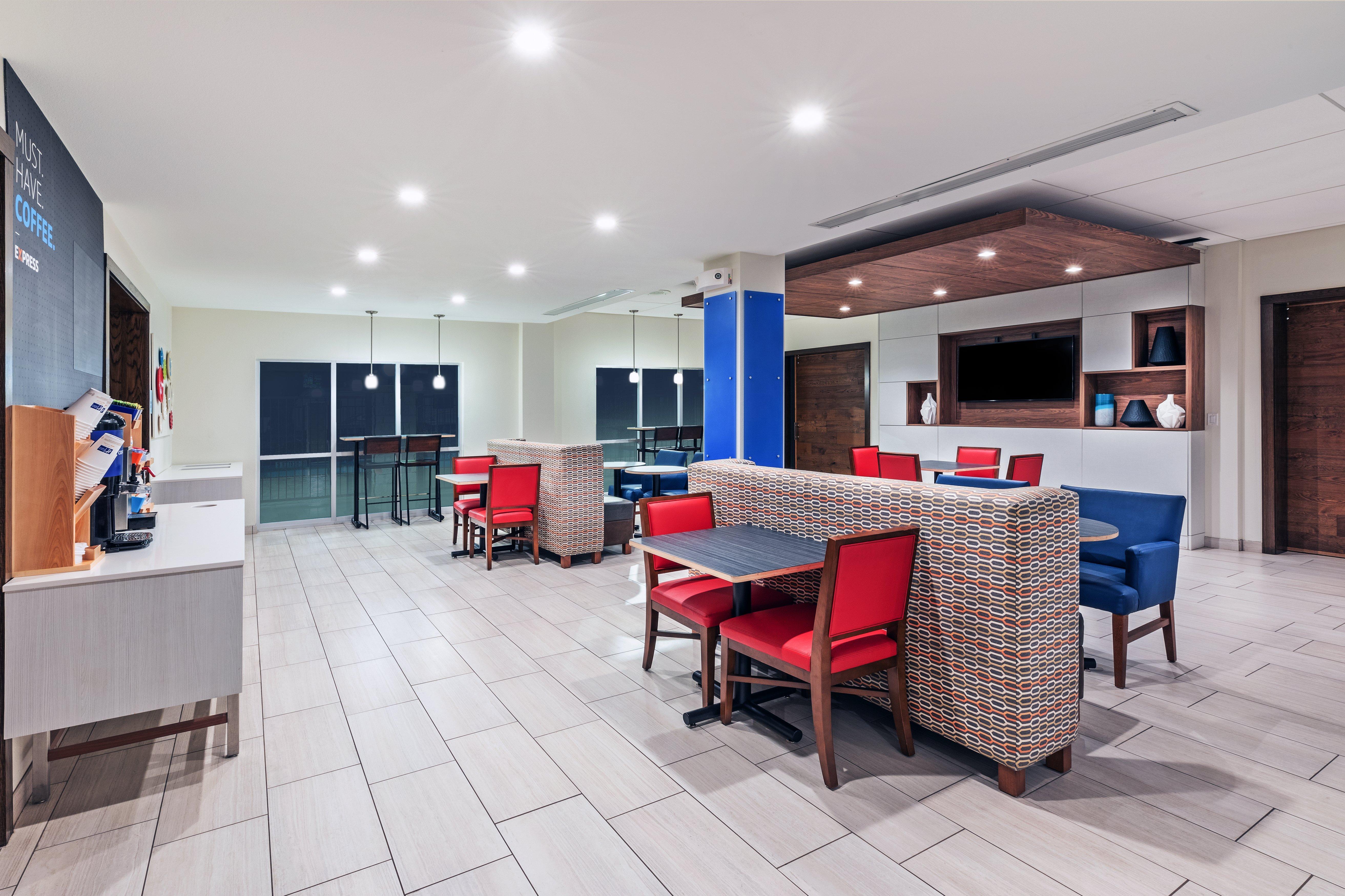 Holiday Express & By Ihg