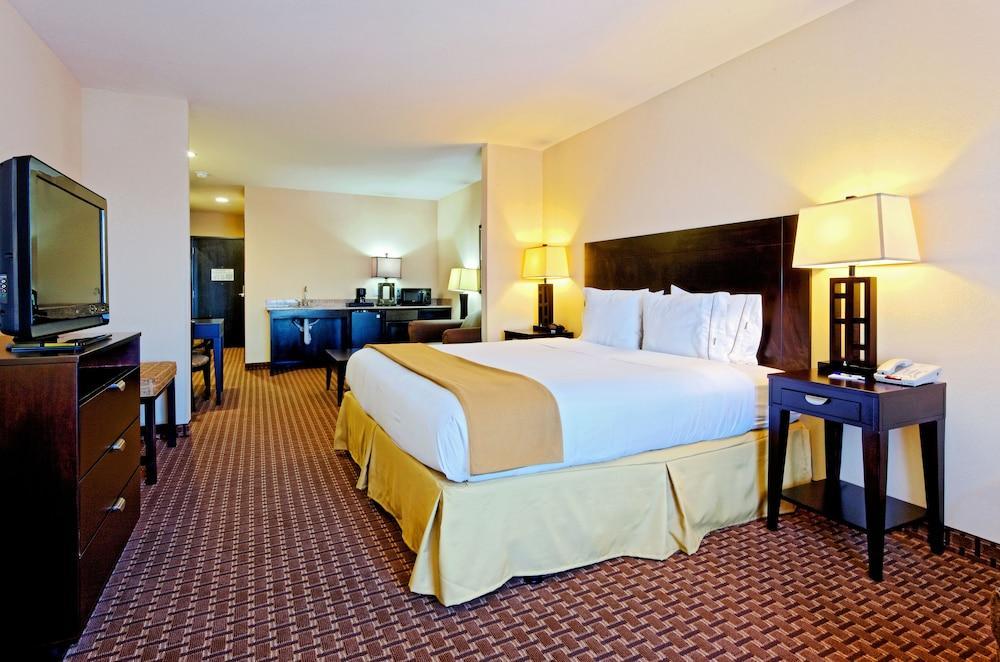 Express & By Ihg 2*