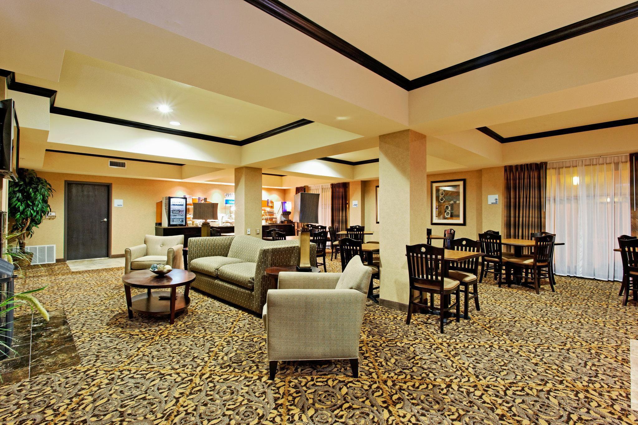Hotel Express & By Ihg 2*